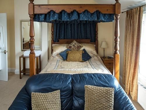 Hotel The Ship At Newnham 2