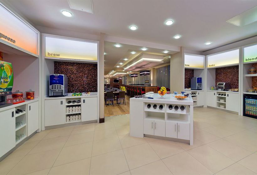 Hotel Hampton by Hilton Luton Airport
