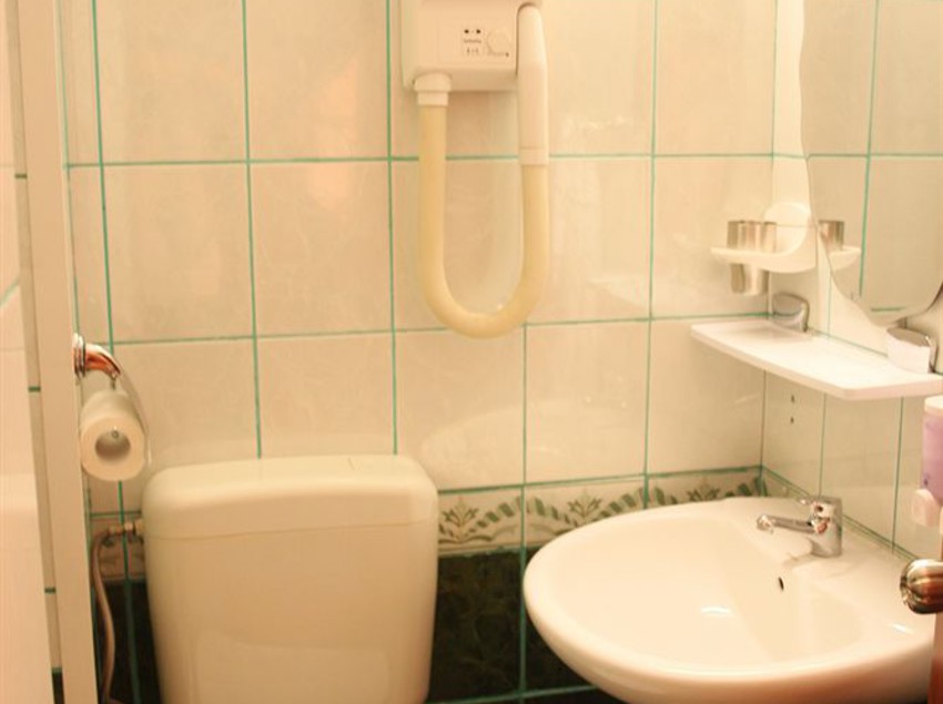 Hotel Sir Lujerului 18