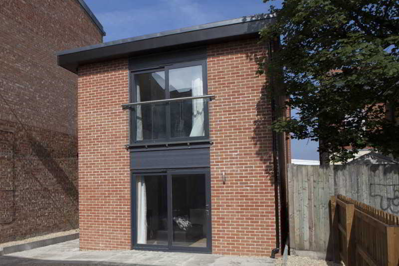 Hotel Saracens Court