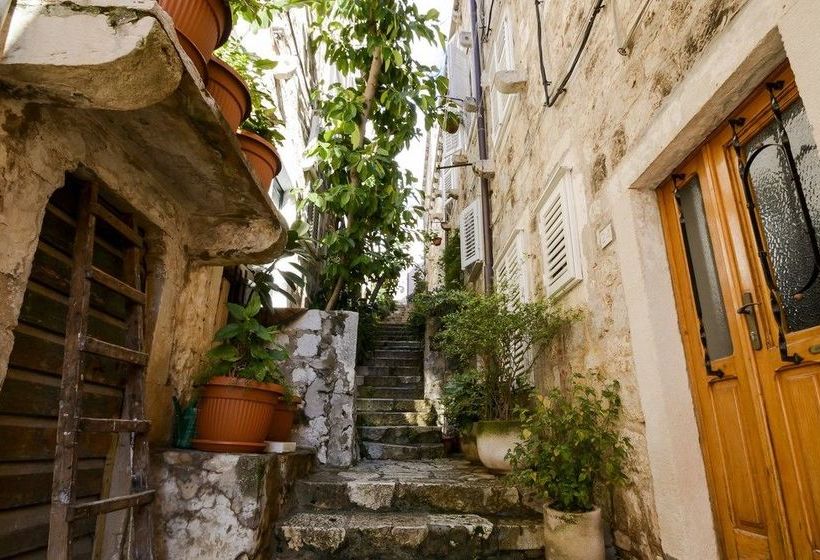 Hotel Apartments Plaza