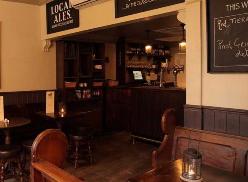 Hotel The Lamb And Lion