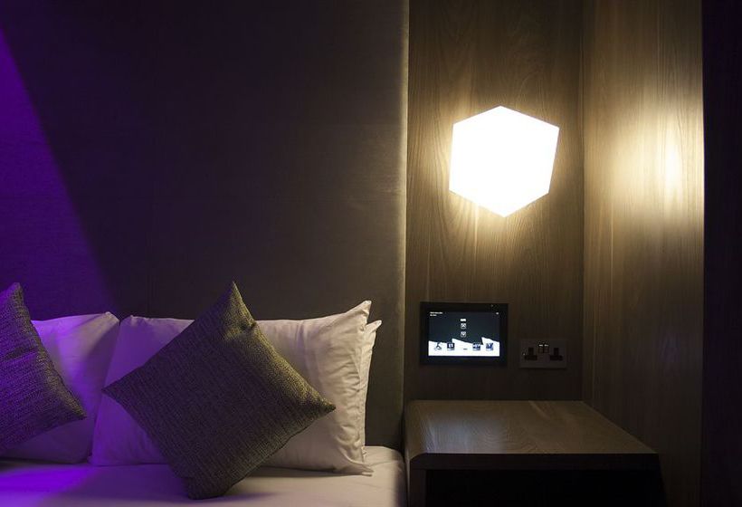 Hôtel Bloc Gatwick 12