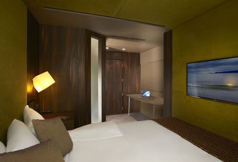 Hôtel Bloc Gatwick 3