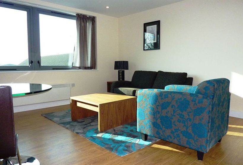 SACO Aparthotel Farnborough