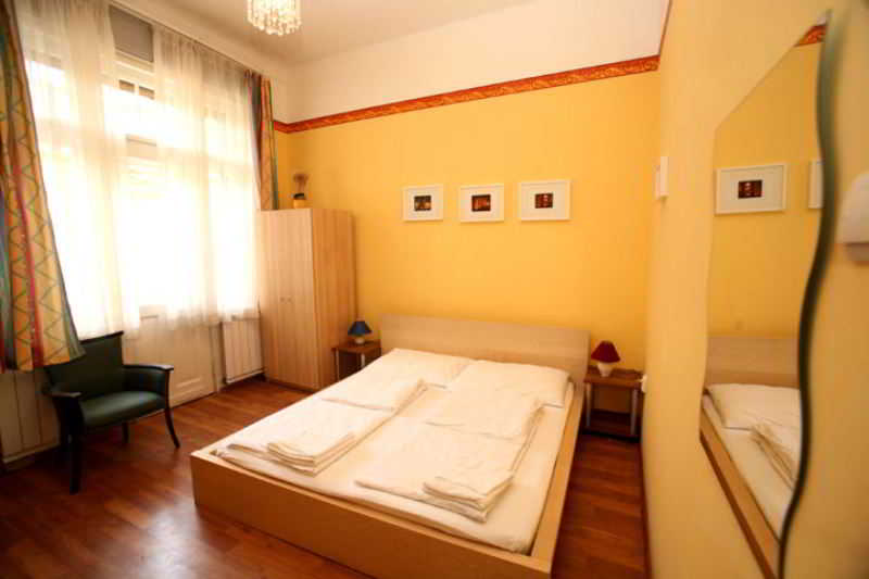 Club Apartments & Rooms 4