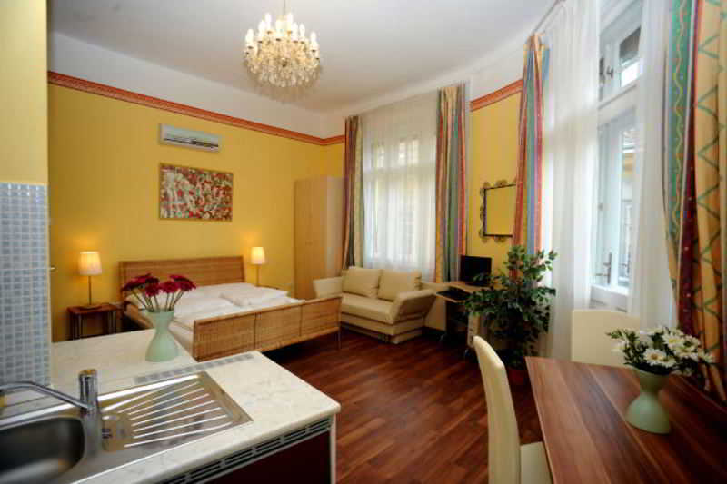 Club Apartments & Rooms 5