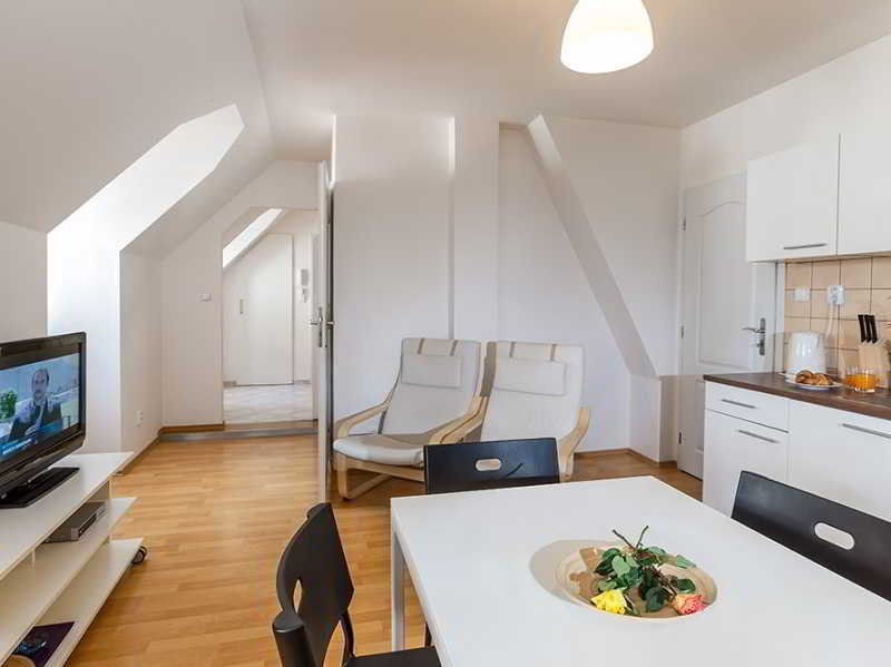 Apartments Happy Prague 2 14
