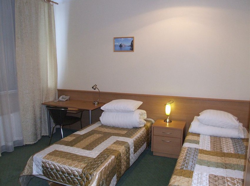 Sky High Hotel Airport 1