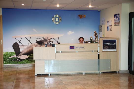 Sky High Hotel Airport 18