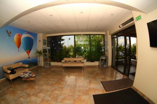 Sky High Hotel Airport 19