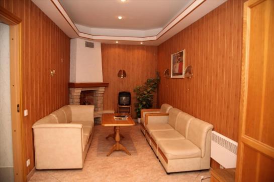 Sky High Hotel Airport 20