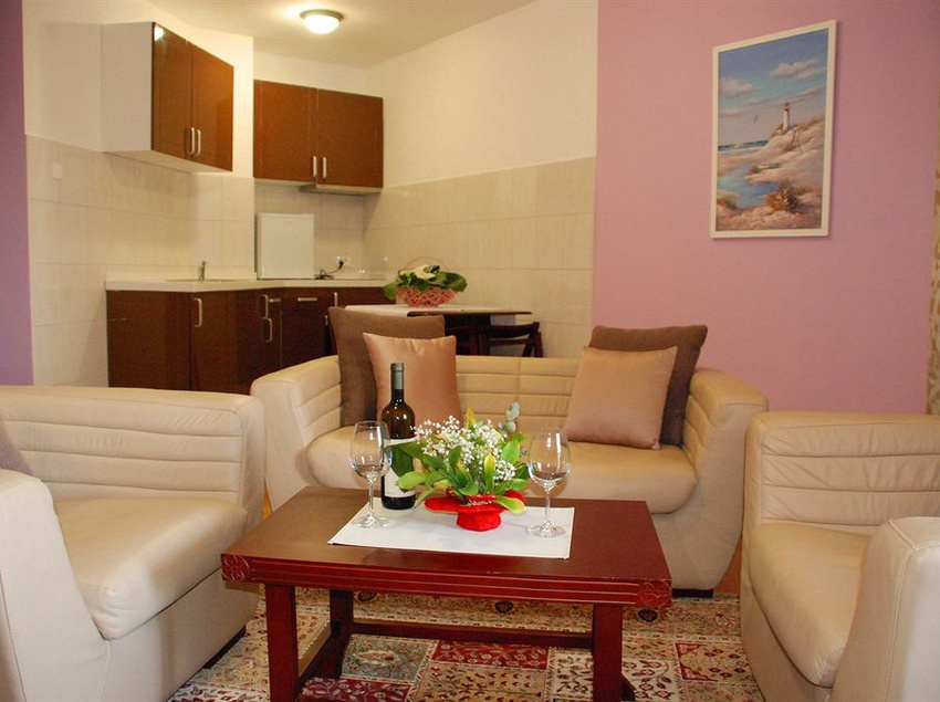 Magnolia Apartments 1