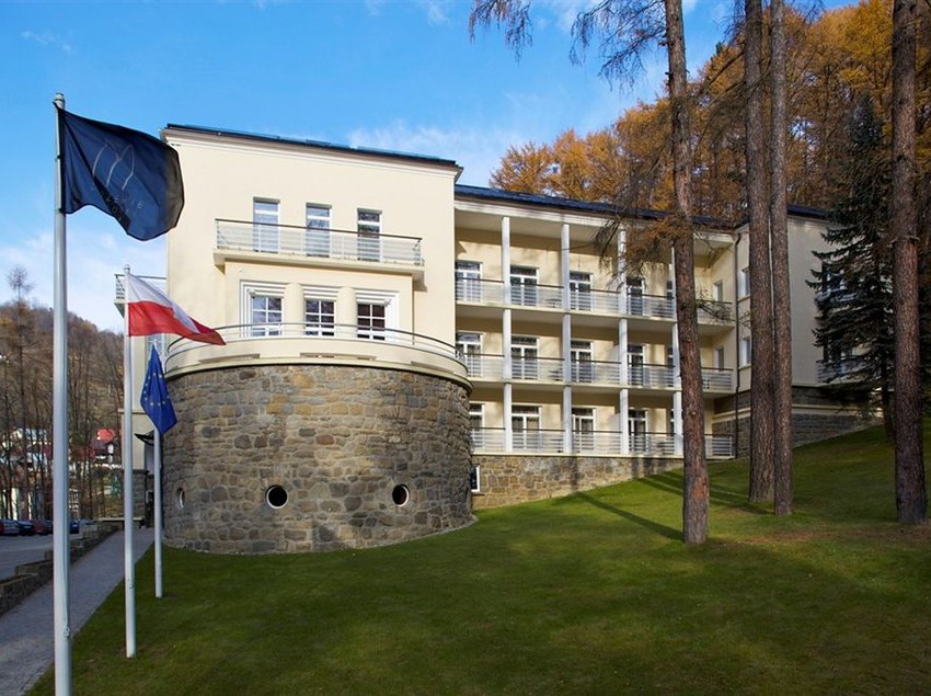 Hotel Modrzewie Park