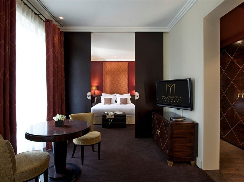 Hotel Modrzewie Park 16