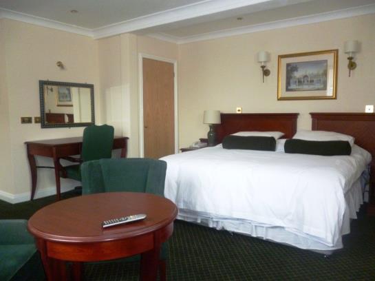 Bells Hotel & Forest Of Dean Golf Club 18