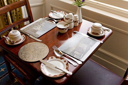 24 Royal Terrace Hotel