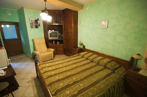 Hotel Pensiunea Italiana 11