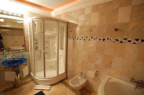 Hotel Pensiunea Italiana 20