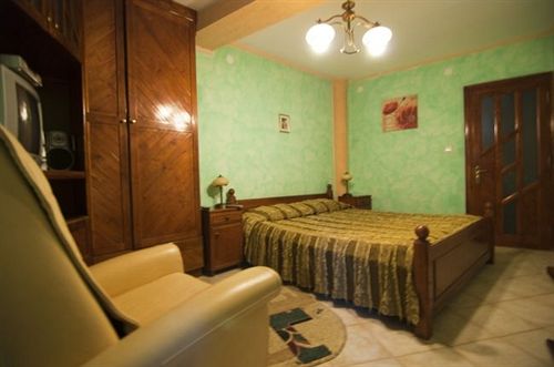 Hotel Pensiunea Italiana 4