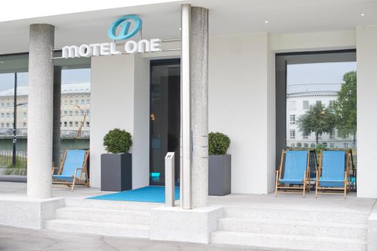 Motel One Salzburg-mirabell 8