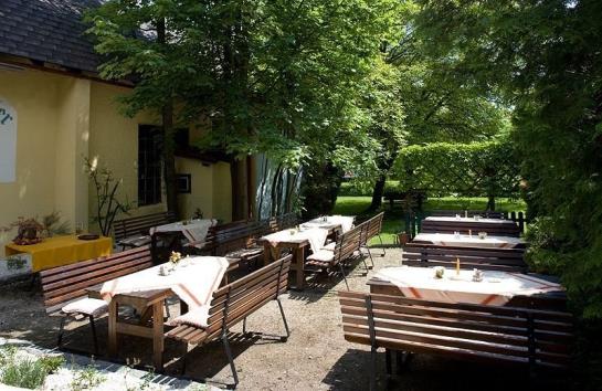 Bed & Breakfast Goeschlberger - Schnitzel-keller Pension
