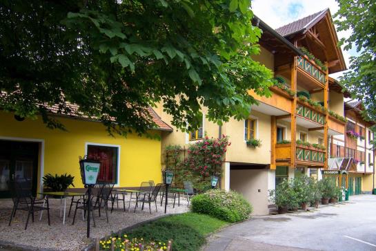 Bed and Breakfast Besser Pension 12