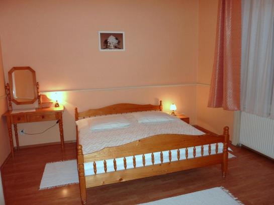 Hôtel Penzión Tiberia 8