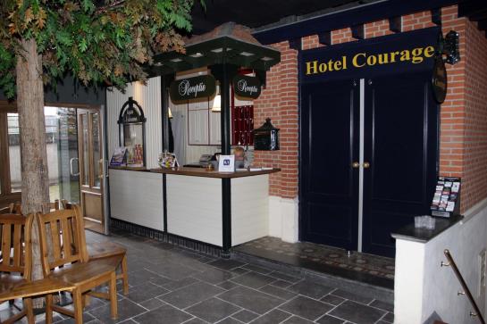 Hôtel Courage 8