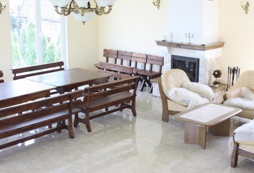 Gusarskiy Hotel and Apartment