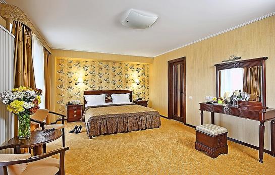 Hotel Grand Marine 9