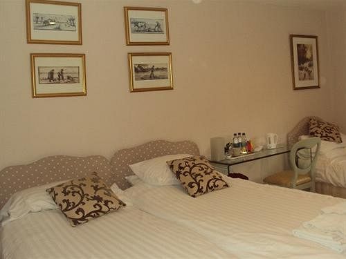 Hotel Lancers House 13