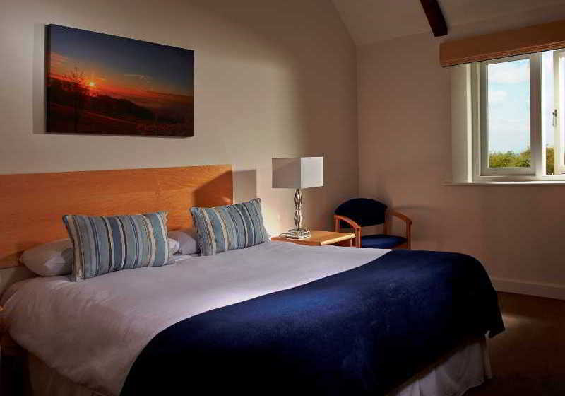 Hotel Farncombe Estate Centre