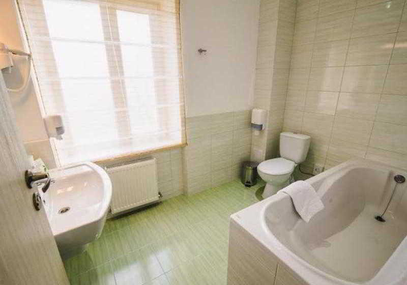 Hotel Reikartz Mariupol 1