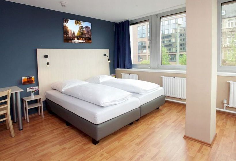 A&O Amsterdam Hotel & Hostel