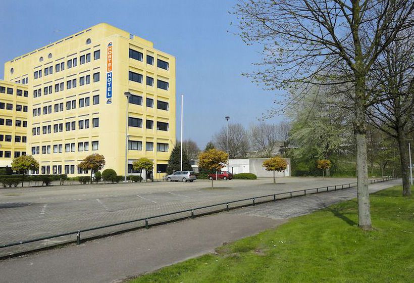 A&O Amsterdam Hotel & Hostel 1