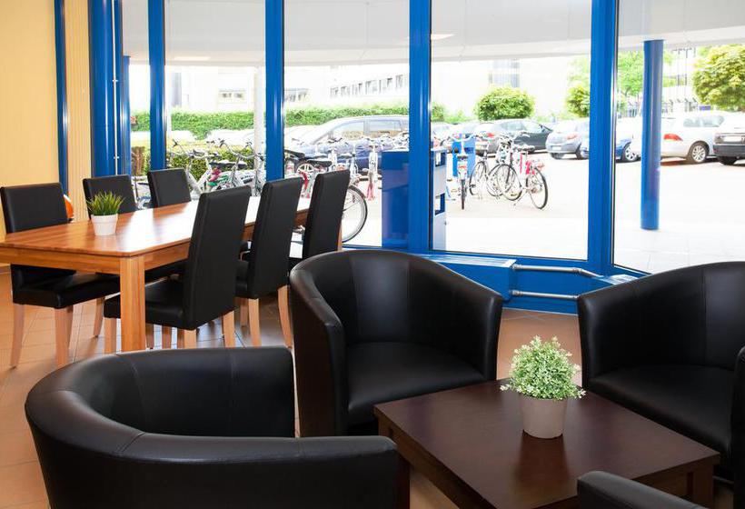 A&O Amsterdam Hotel & Hostel 11