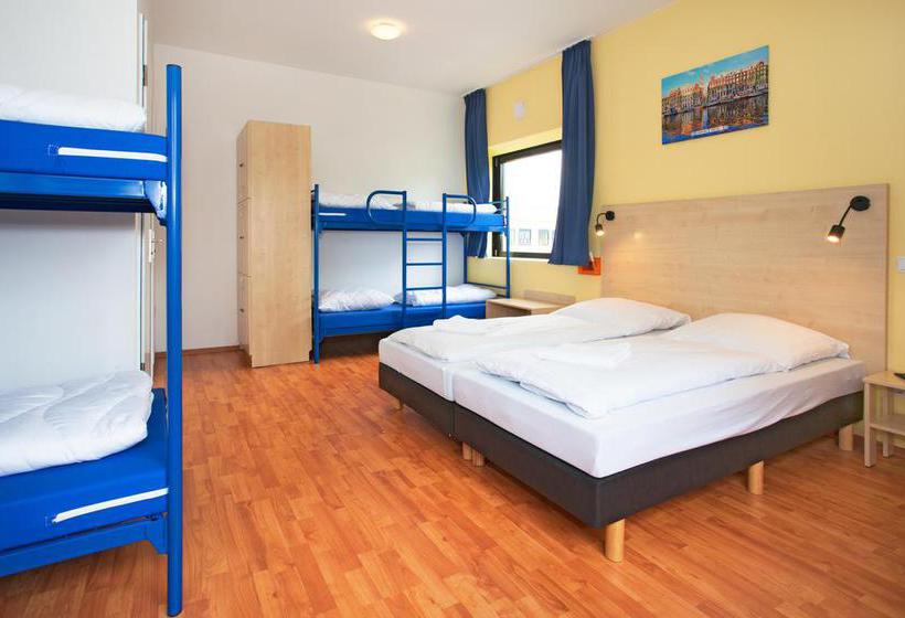 A&O Amsterdam Hotel & Hostel 12