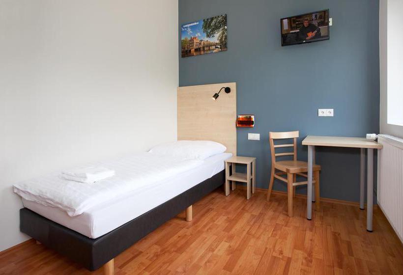 A&O Amsterdam Hotel & Hostel 18