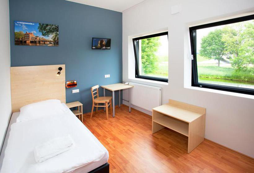 A&O Amsterdam Hotel & Hostel 20