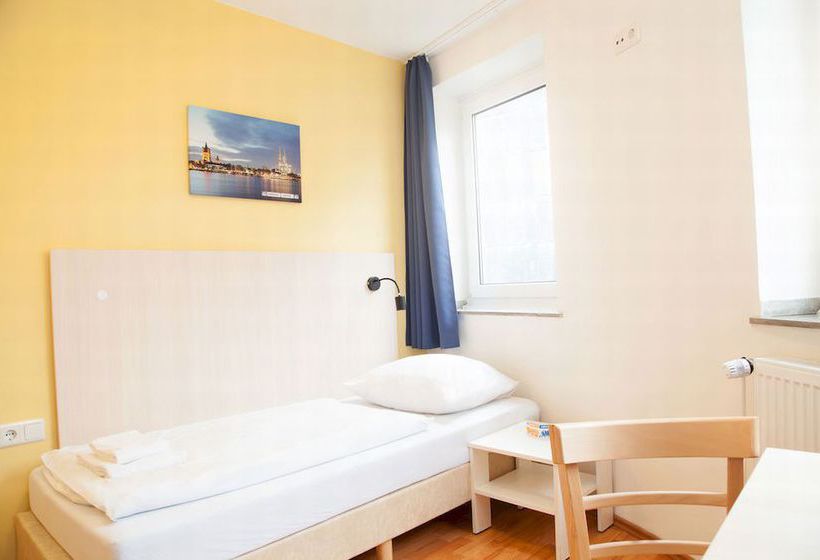 A&O Amsterdam Hotel & Hostel 3