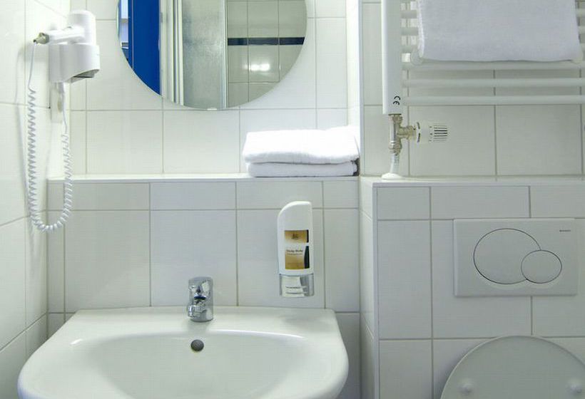 A&O Amsterdam Hotel & Hostel 4