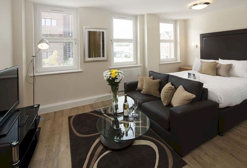 House Of Fisher Central House 14