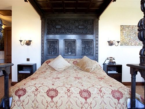 Hotel Camelot Castle 9