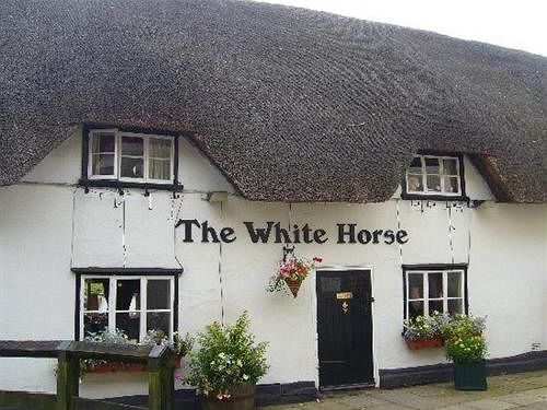 Hotel The White Horse Inn & Restaurant