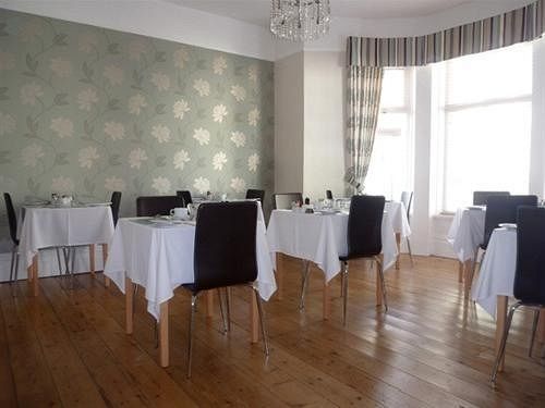 Pensão St Bernards 6