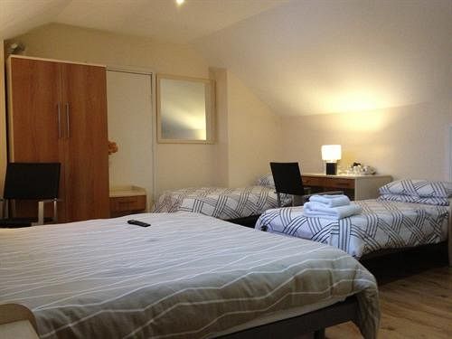 Bed and Breakfast Inn On The Broadway Woking 2