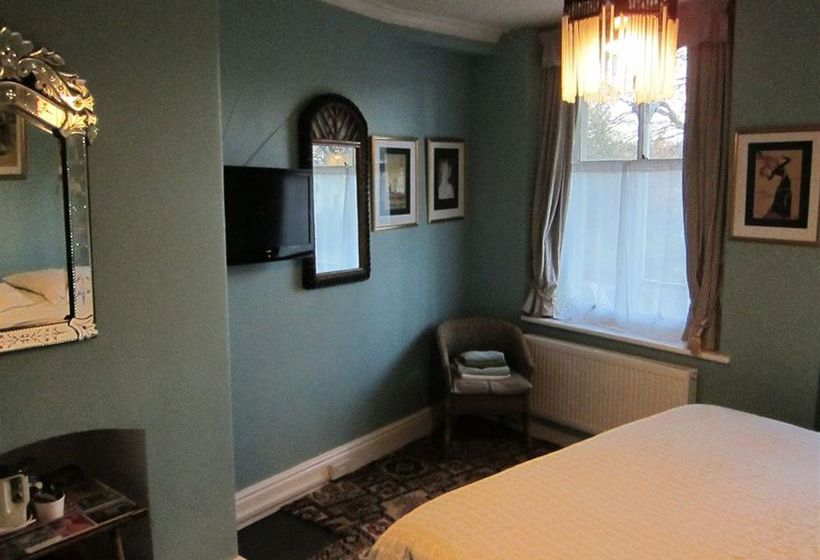 Bed and Breakfast Fitz Guest House