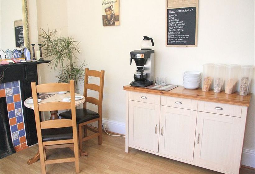 Summer Breeze Guest House - B&b