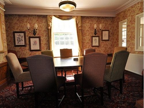 Hotel George & Falcon 9